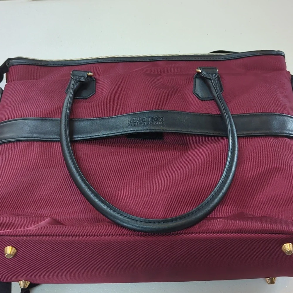 Reaction, Kenneth Cole, Burgundy/Plum Chevron Quilted Laptop Bag